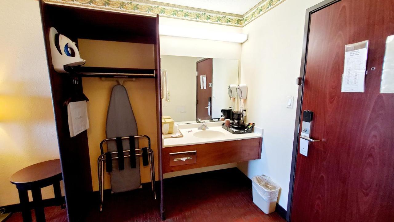 Executive Inn Alva Ngoại thất bức ảnh